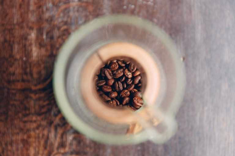 image-25 Café Descafeinado: Como é Feito, Benefícios e Verdades Sobre o Sabor
