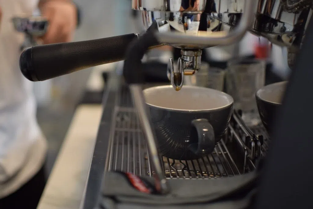 538240fb85e27a45df56203d59cdf8f7cc0ef303 Por Que a Temperatura da Água Muda o Resultado da Extração do Café?